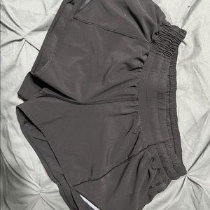Lululemon Hotty Hot LR 2.5” size 4